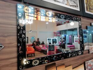 espejos decorativos con marco floreado