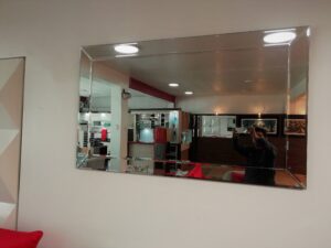 espejos decorativos en sala